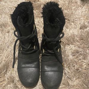 Sorel Addington shearling boot